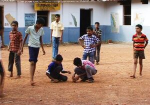 വട്ടുരുട്ടി നടന്ന ചിന്തകളില്ലാത്ത ബാല്യം